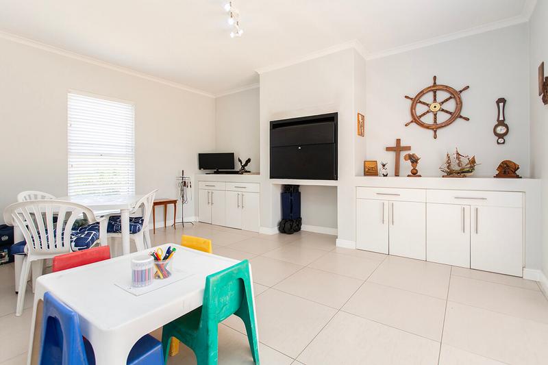 3 Bedroom Property for Sale in Sunningdale Western Cape